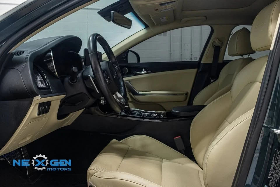 2023 Kia Stinger - Image 10 of 19