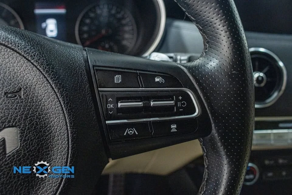 2023 Kia Stinger - Image 16 of 19
