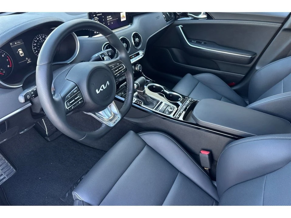 2023 Kia Stinger - Image 10 of 10