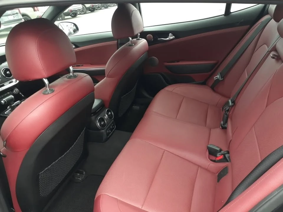 2023 Kia Stinger - Image 10 of 20