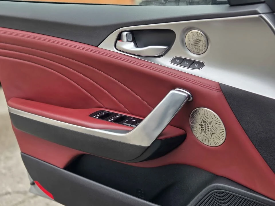 2023 Kia Stinger - Image 12 of 13
