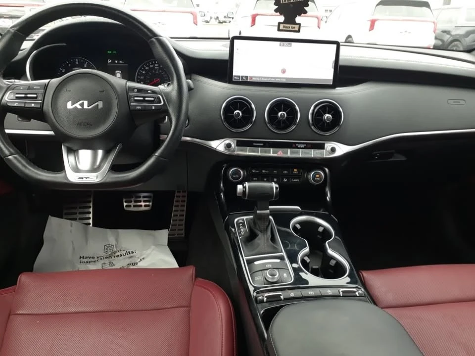 2023 Kia Stinger - Image 11 of 20