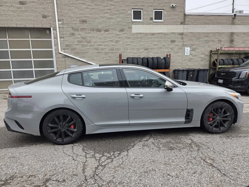 2023 Kia Stinger - Image 9 of 12