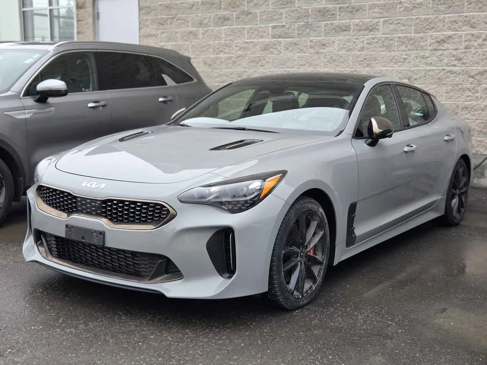 2023 Kia Stinger - Image 2 of 12