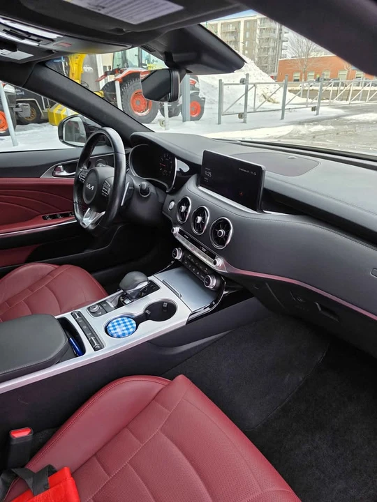 2023 Kia Stinger - Image 7 of 11