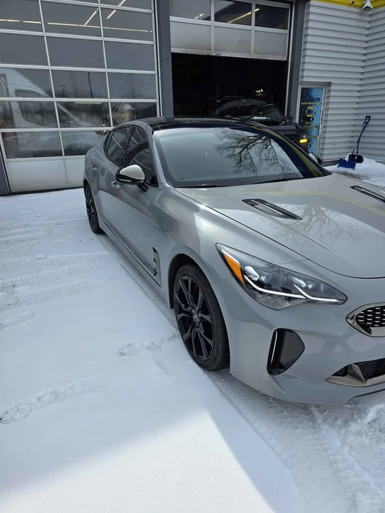2023 Kia Stinger - Image 2 of 11