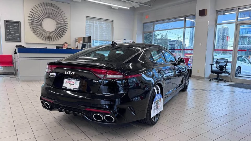 2023 Kia Stinger - Image 5 of 13