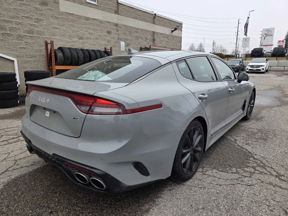 2023 Kia Stinger - Image 10 of 12