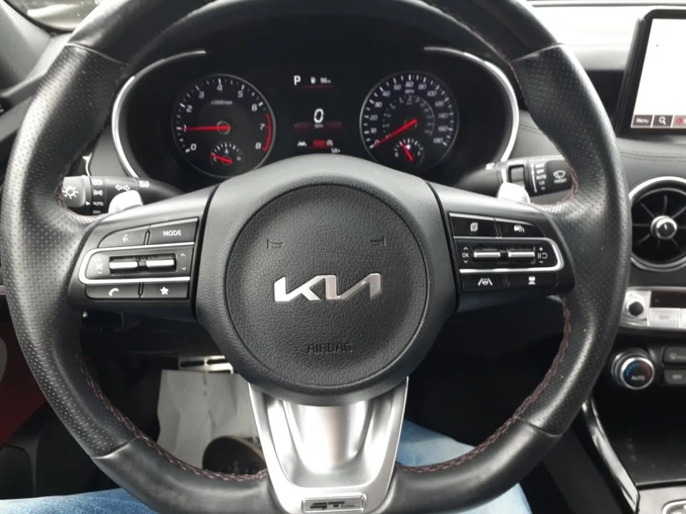 2023 Kia Stinger - Image 14 of 20