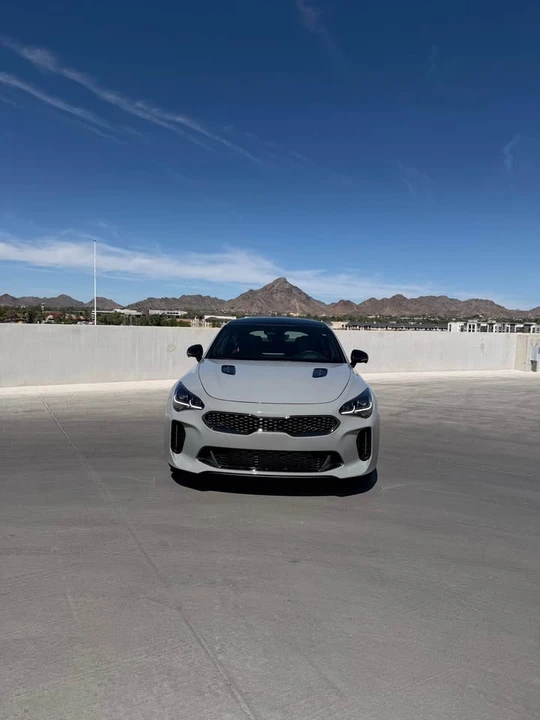 2023 Kia Stinger - Image 2 of 16