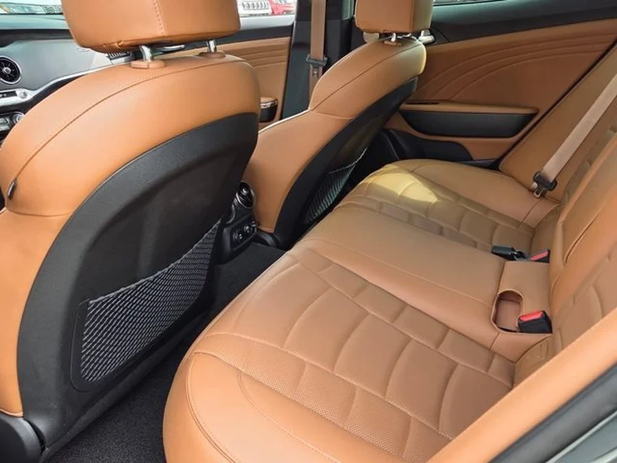 2023 Kia Stinger - Image 8 of 8