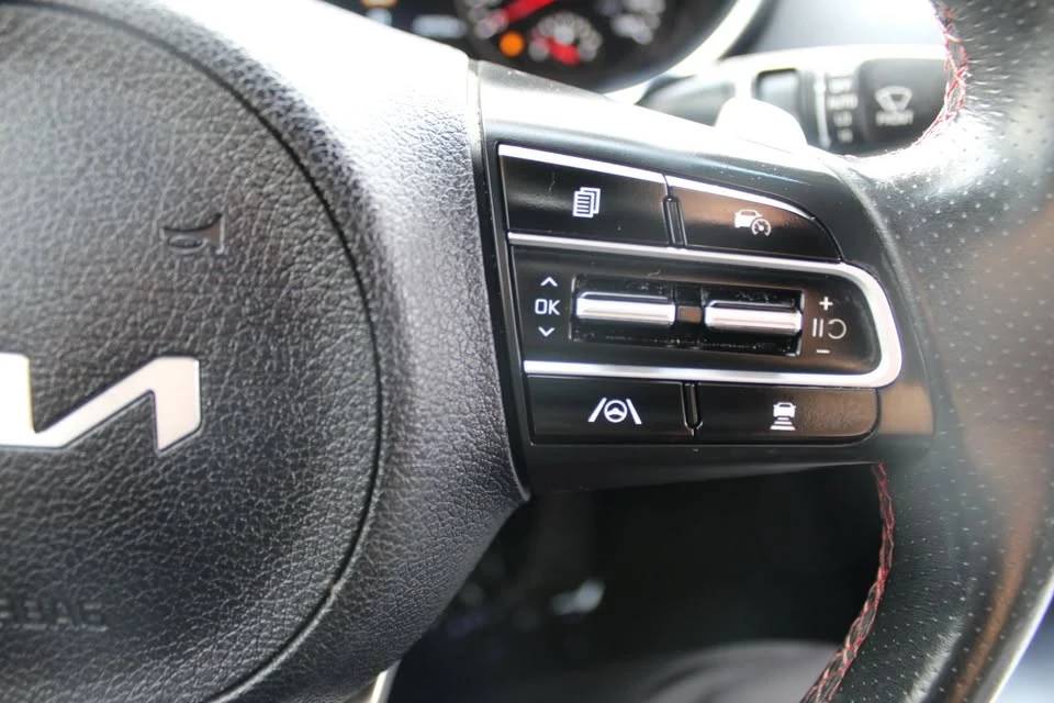 2023 Kia Stinger - Image 12 of 20