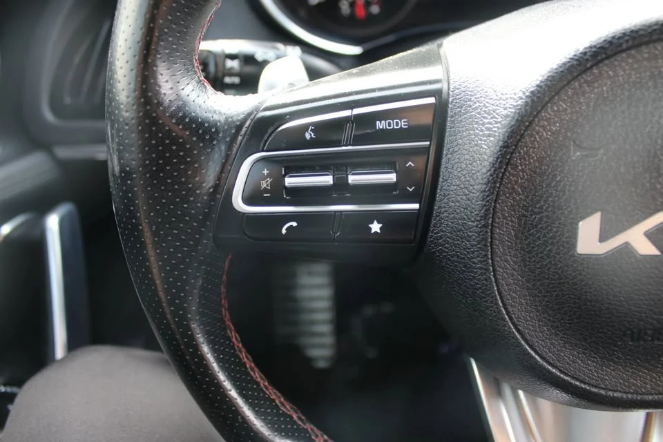 2023 Kia Stinger - Image 11 of 20