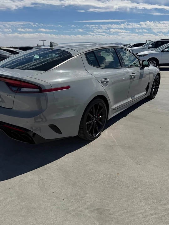 2023 Kia Stinger - Image 5 of 16