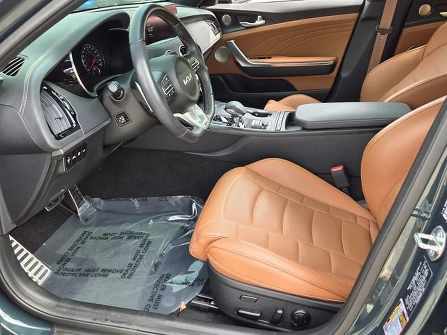 2023 Kia Stinger - Image 7 of 8