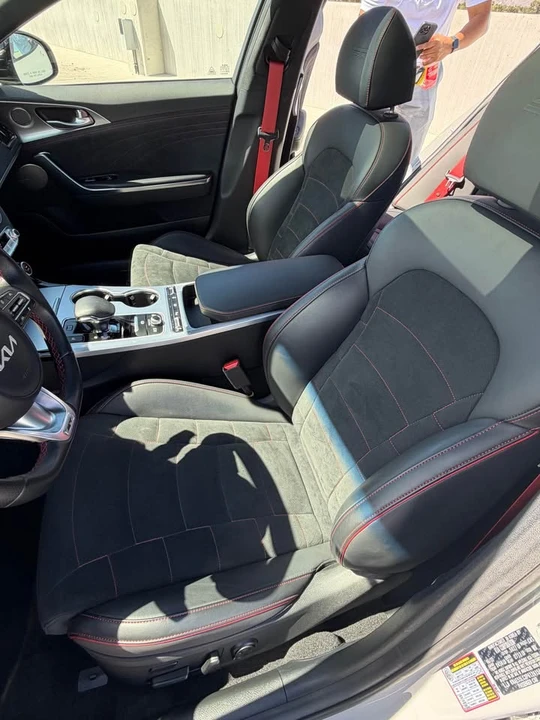 2023 Kia Stinger - Image 14 of 16