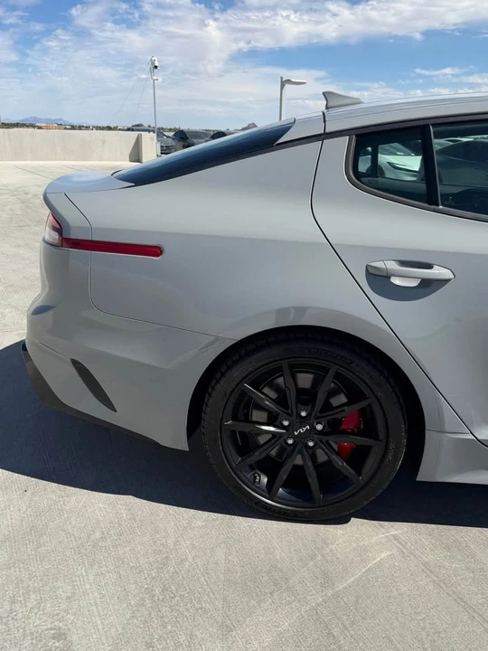 2023 Kia Stinger - Image 8 of 16