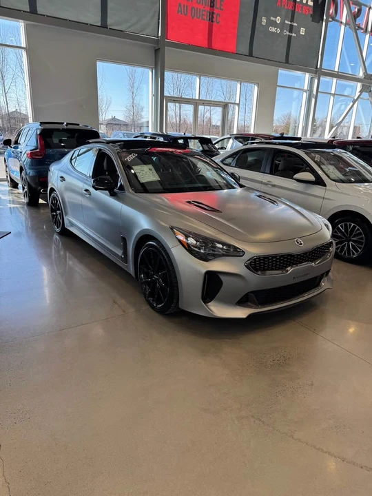 2023 Kia Stinger - Image 2 of 8