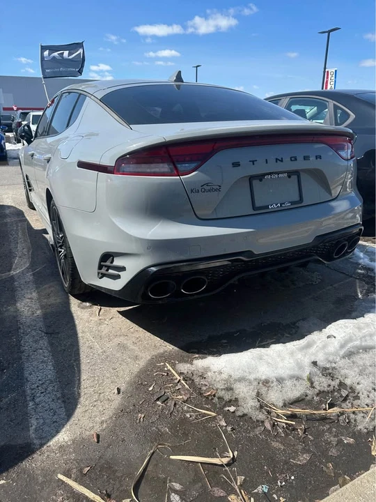 2023 Kia Stinger - Image 2 of 2
