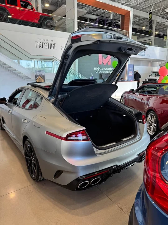 2023 Kia Stinger - Image 6 of 8