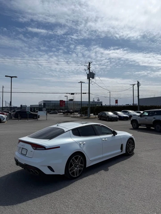2023 Kia Stinger - Image 3 of 8