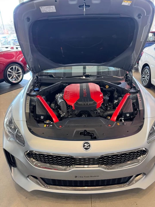2023 Kia Stinger - Image 7 of 8
