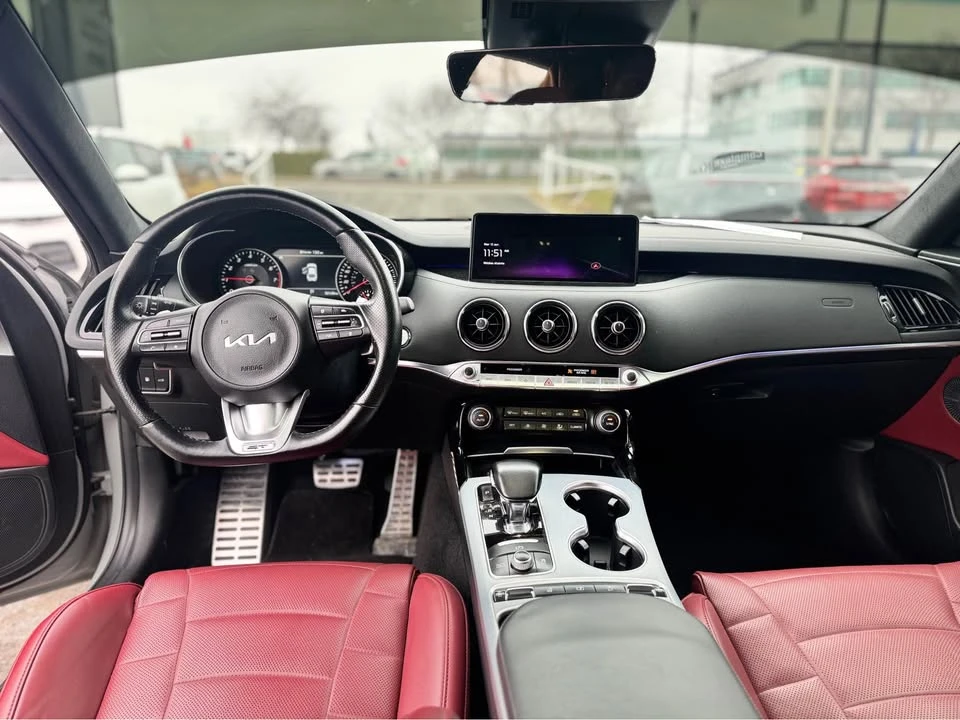 2023 Kia Stinger - Image 9 of 15