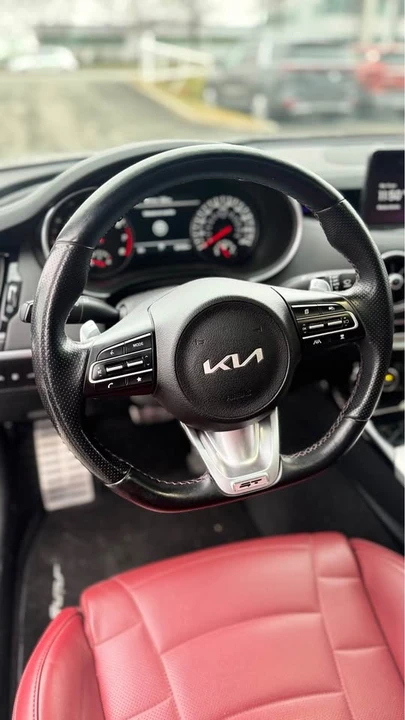 2023 Kia Stinger - Image 8 of 15