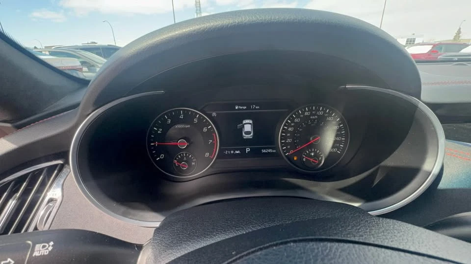 2023 Kia Stinger - Image 10 of 11
