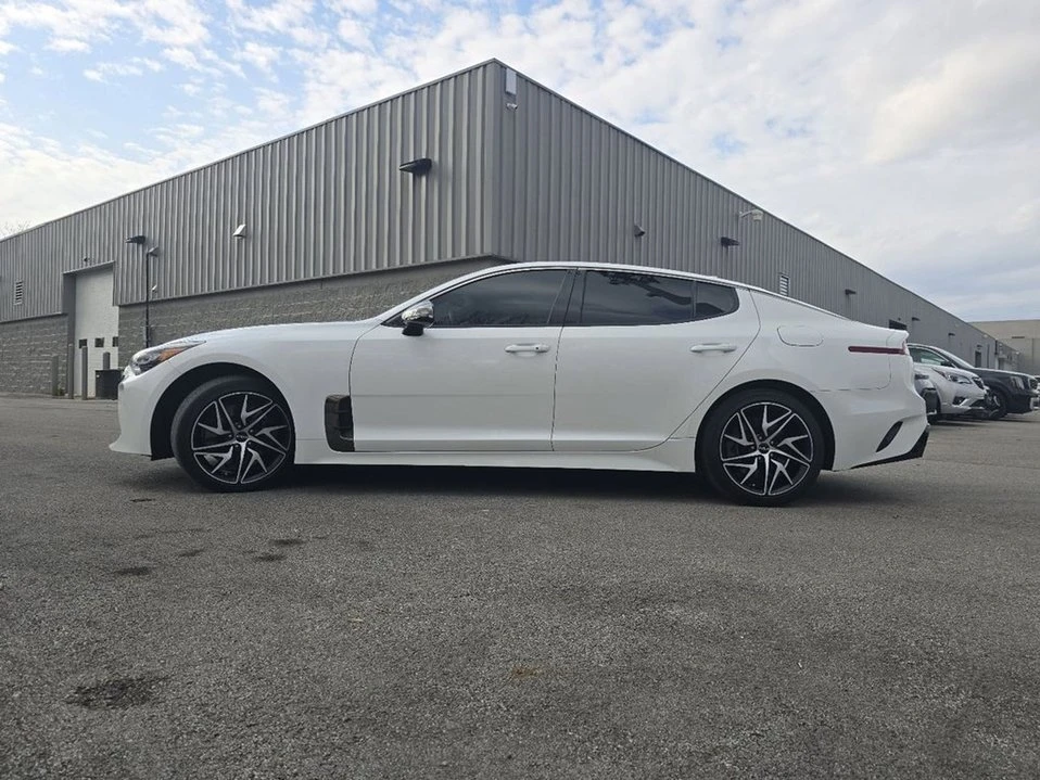 2023 Kia Stinger - Image 13 of 20
