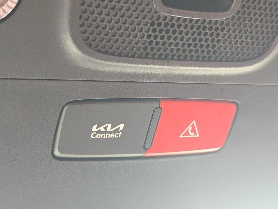 2023 Kia Stinger - Image 8 of 20