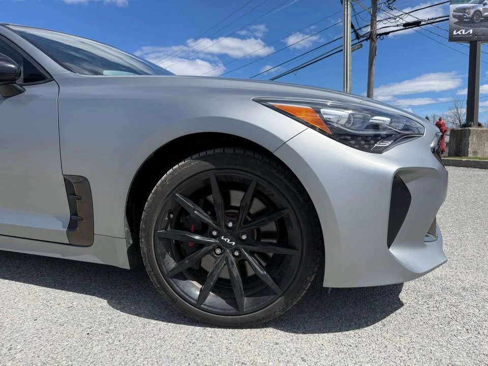 2023 Kia Stinger - Image 2 of 10