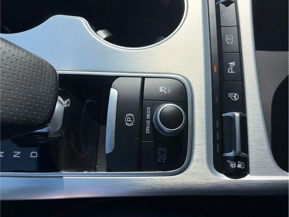 2023 Kia Stinger - Image 18 of 20