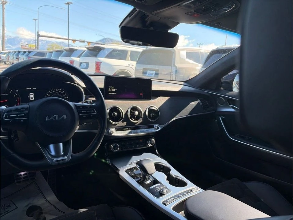 2023 Kia Stinger - Image 9 of 20