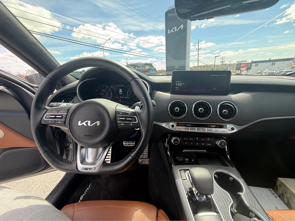 2023 Kia Stinger - Image 8 of 10