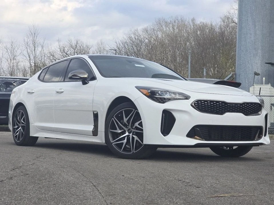 2023 Kia Stinger - Image 2 of 20