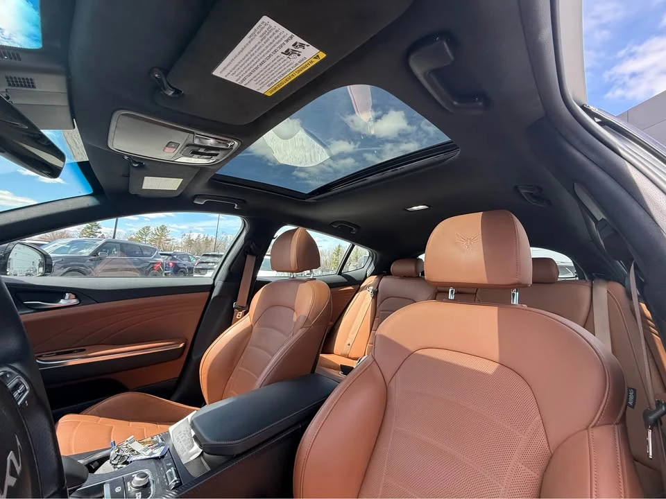 2023 Kia Stinger - Image 7 of 10
