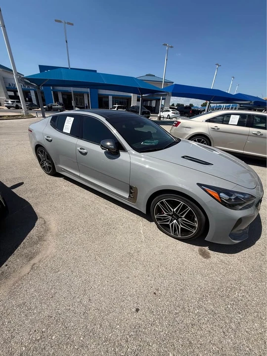 2023 Kia Stinger - Image 2 of 3