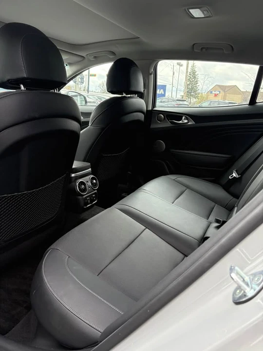 2023 Kia Stinger - Image 8 of 14