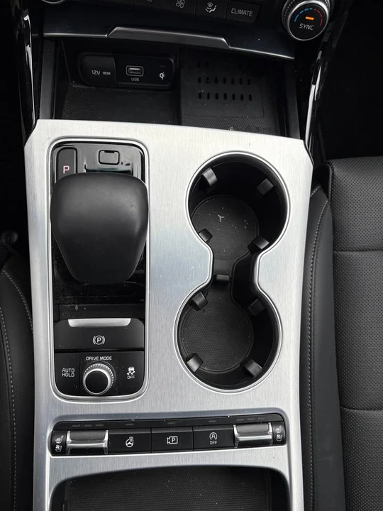 2023 Kia Stinger - Image 13 of 14