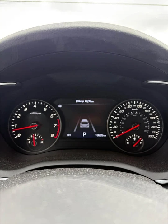 2023 Kia Stinger - Image 9 of 14