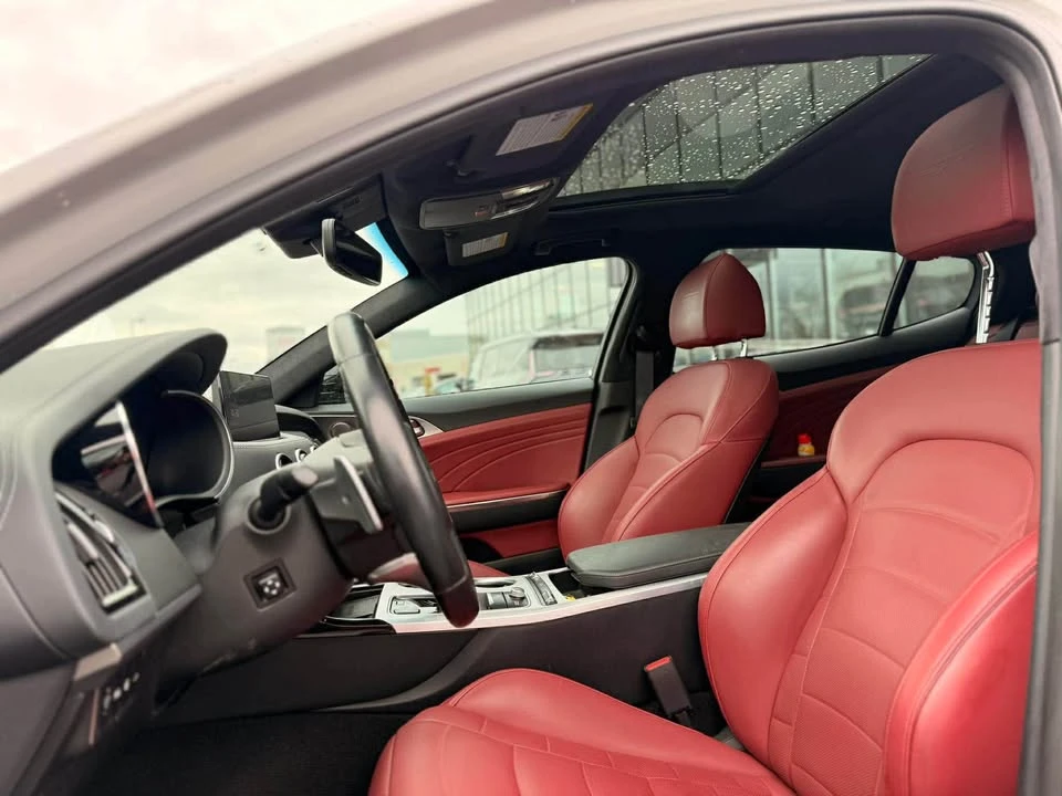 2023 Kia Stinger - Image 8 of 11