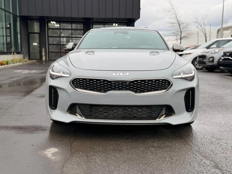 2023 Kia Stinger - Image 2 of 11