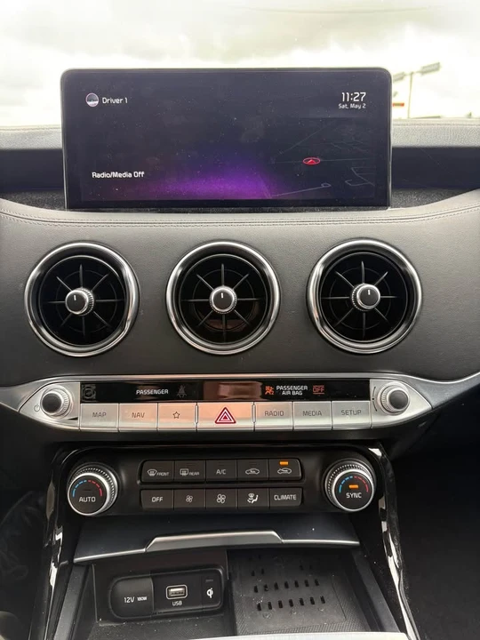 2023 Kia Stinger - Image 11 of 14