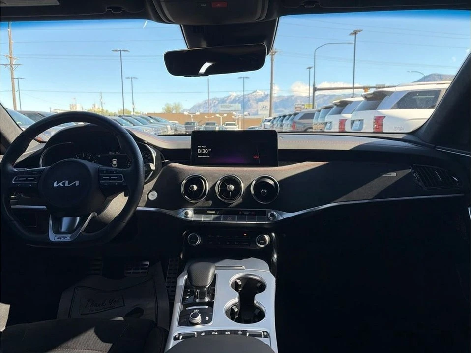 2023 Kia Stinger - Image 10 of 20