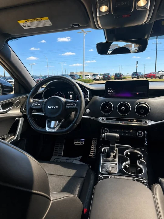 2023 Kia Stinger - Image 3 of 4