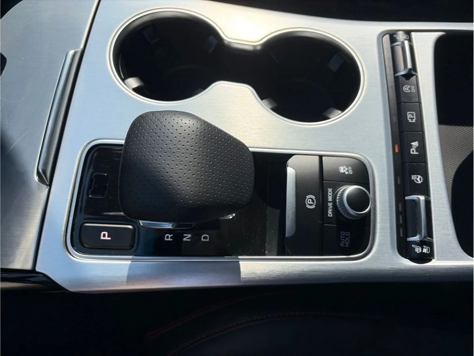 2023 Kia Stinger - Image 19 of 20