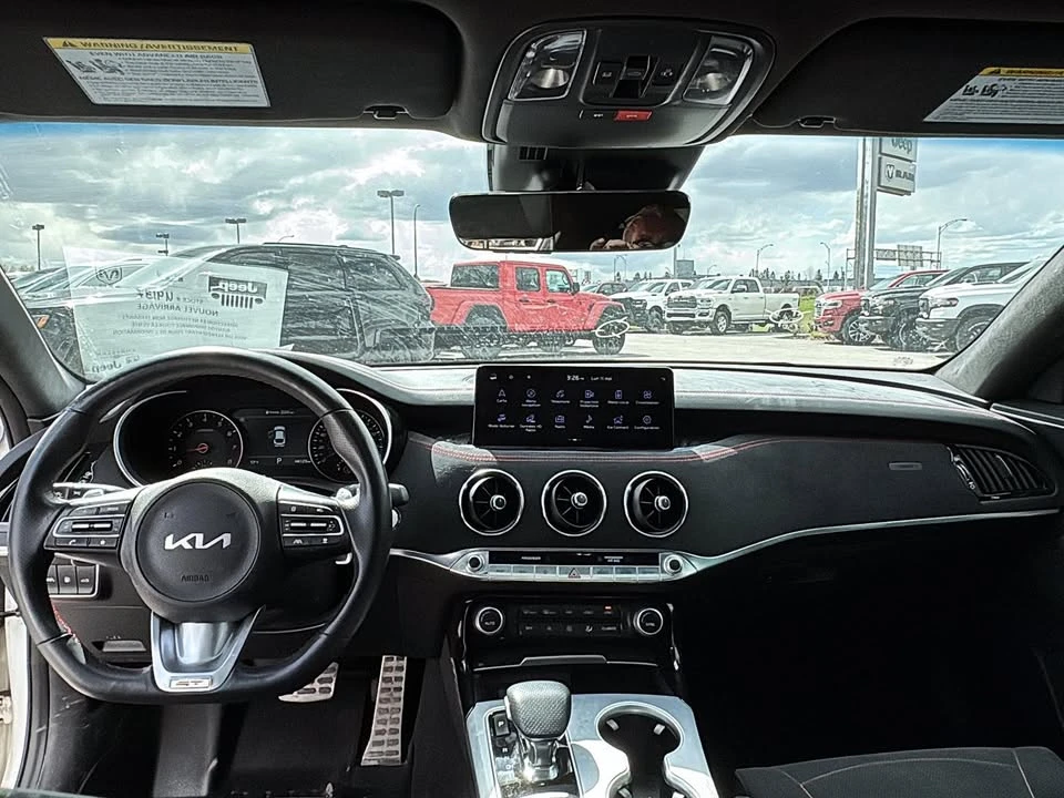 2023 Kia Stinger - Image 9 of 11