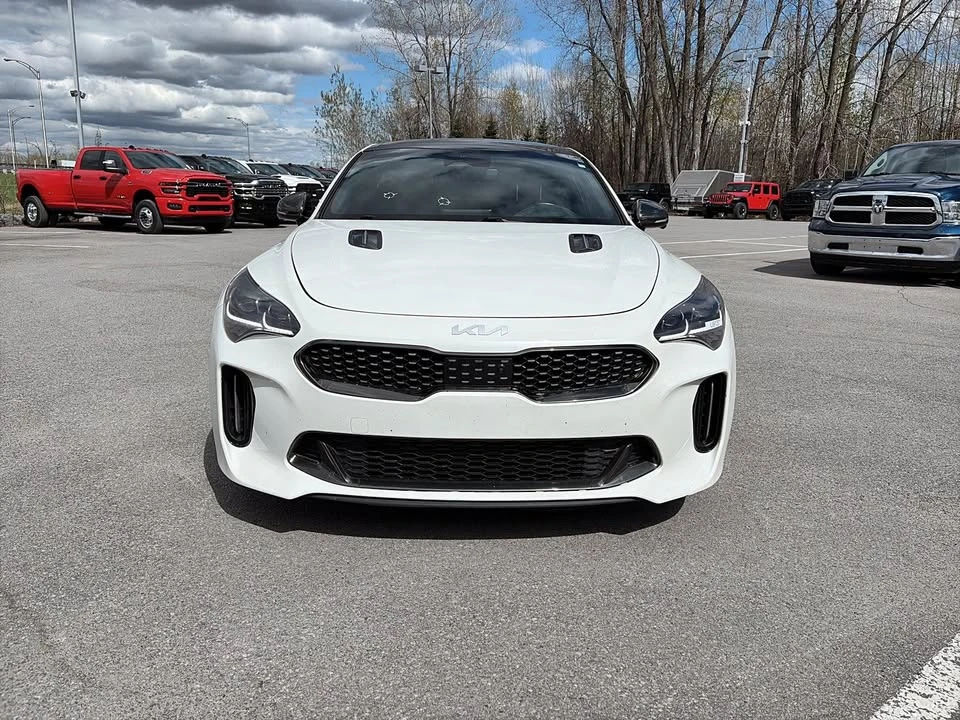 2023 Kia Stinger - Image 2 of 12