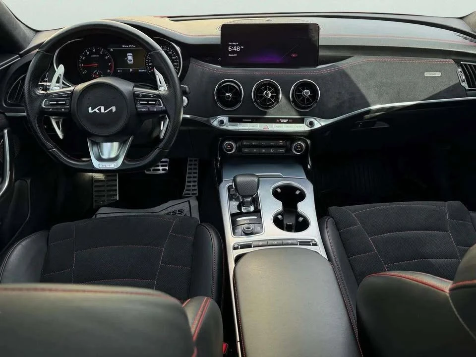 2023 Kia Stinger - Image 9 of 20
